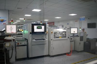 智造零距離 | 百名學(xué)員探秘SMT智造，凡億教育攜手華秋電子開啟智能工廠之旅